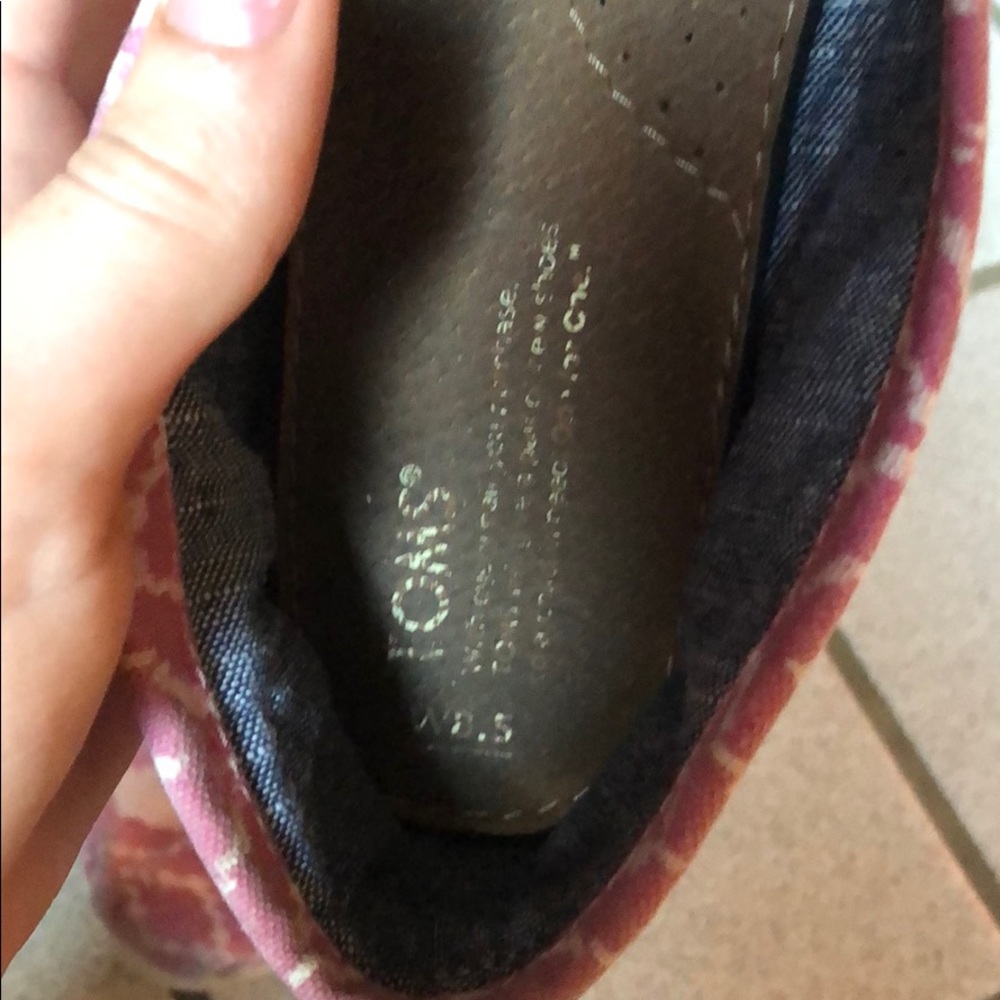 Toms - Picture 4 of 4
